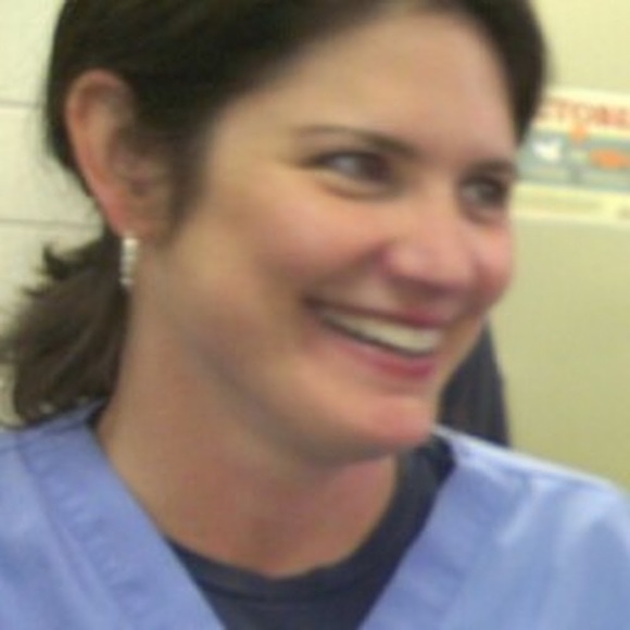 Meet your Posher, Stephanie - Picture 1 of 1